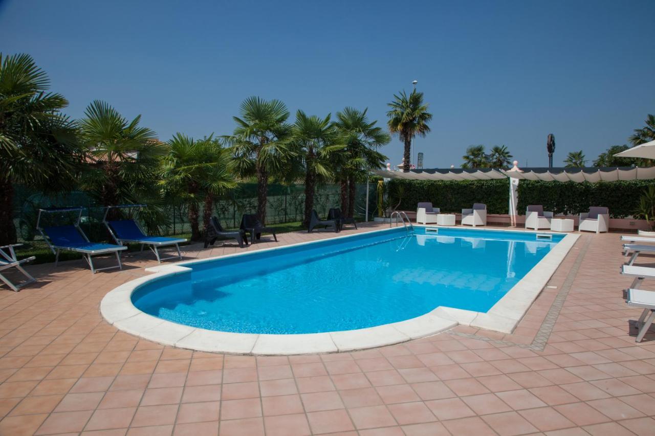 Albignasego Hotel Master מראה חיצוני תמונה