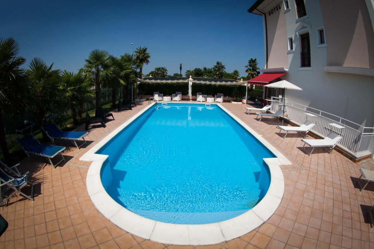 Albignasego Hotel Master מראה חיצוני תמונה