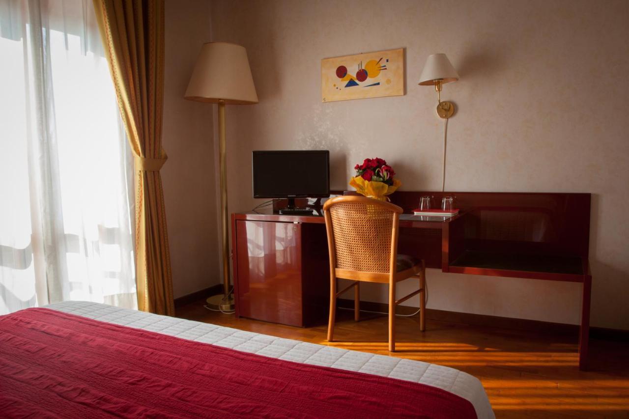 Albignasego Hotel Master מראה חיצוני תמונה