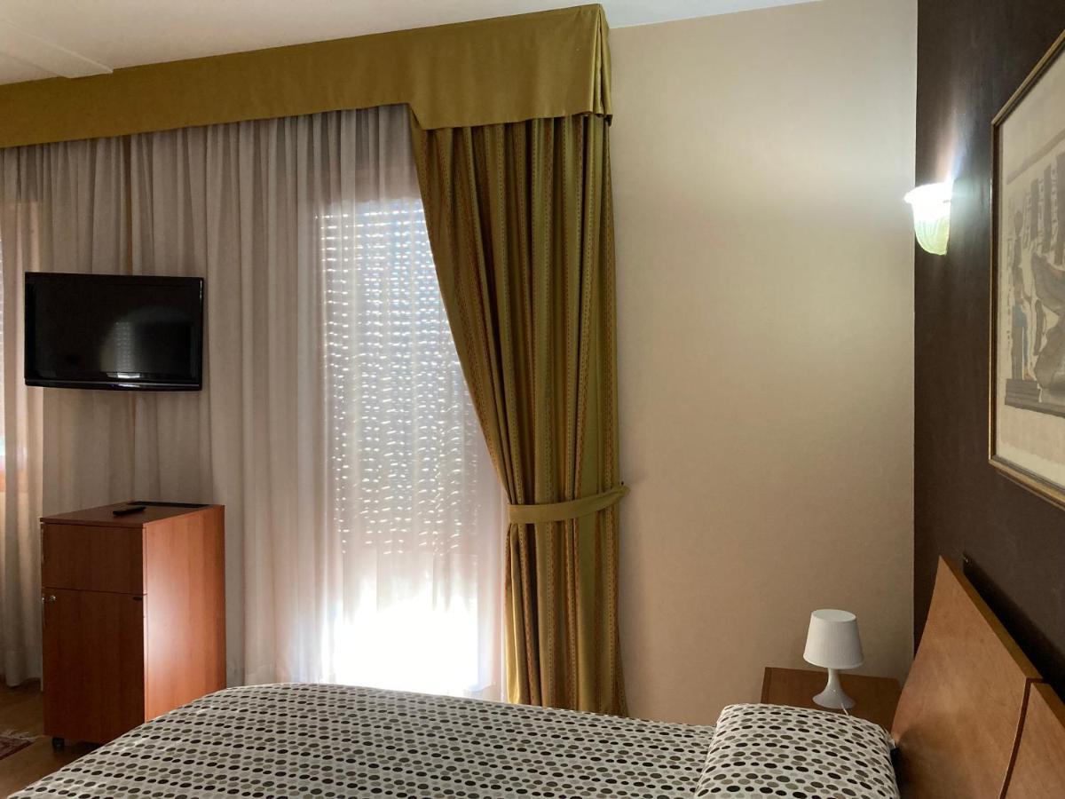 Albignasego Hotel Master מראה חיצוני תמונה