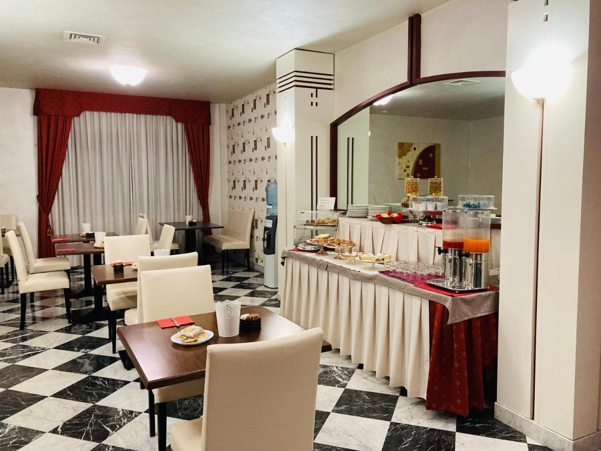 Albignasego Hotel Master מראה חיצוני תמונה