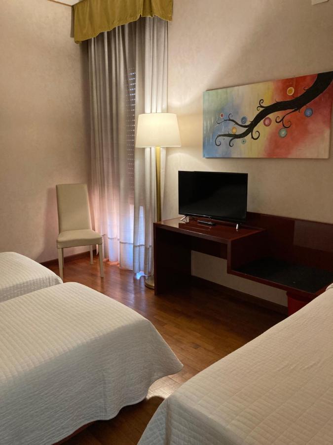 Albignasego Hotel Master מראה חיצוני תמונה