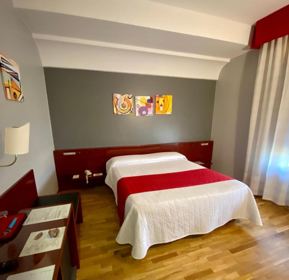 Albignasego Hotel Master מראה חיצוני תמונה