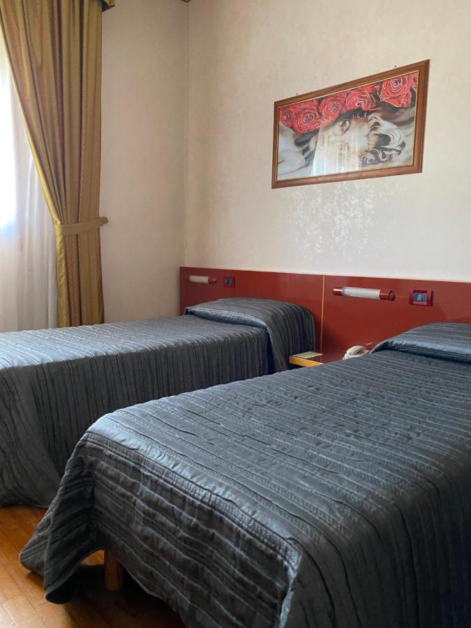 Albignasego Hotel Master מראה חיצוני תמונה