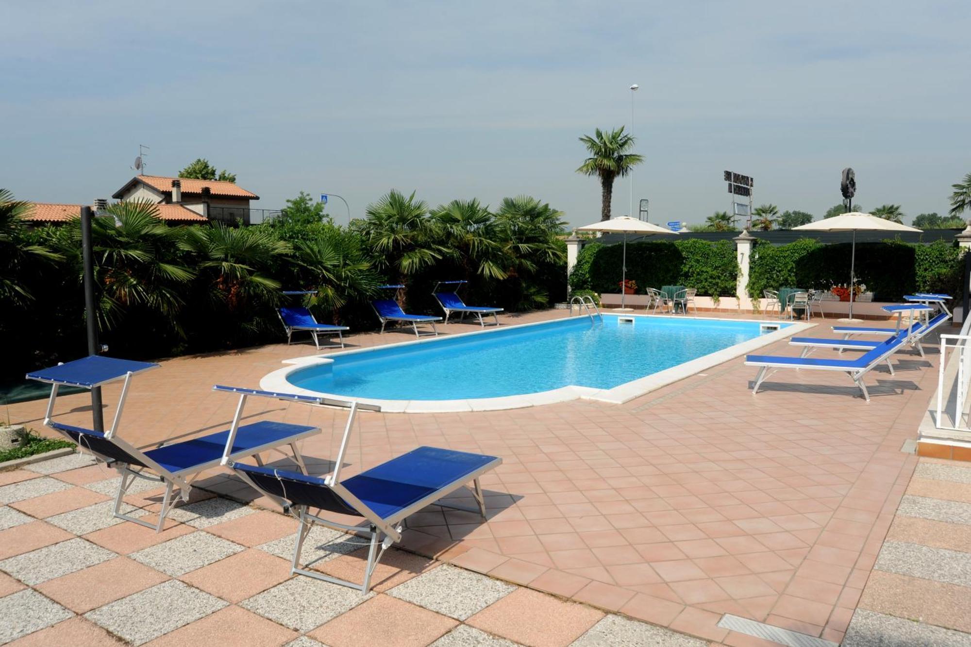 Albignasego Hotel Master מראה חיצוני תמונה