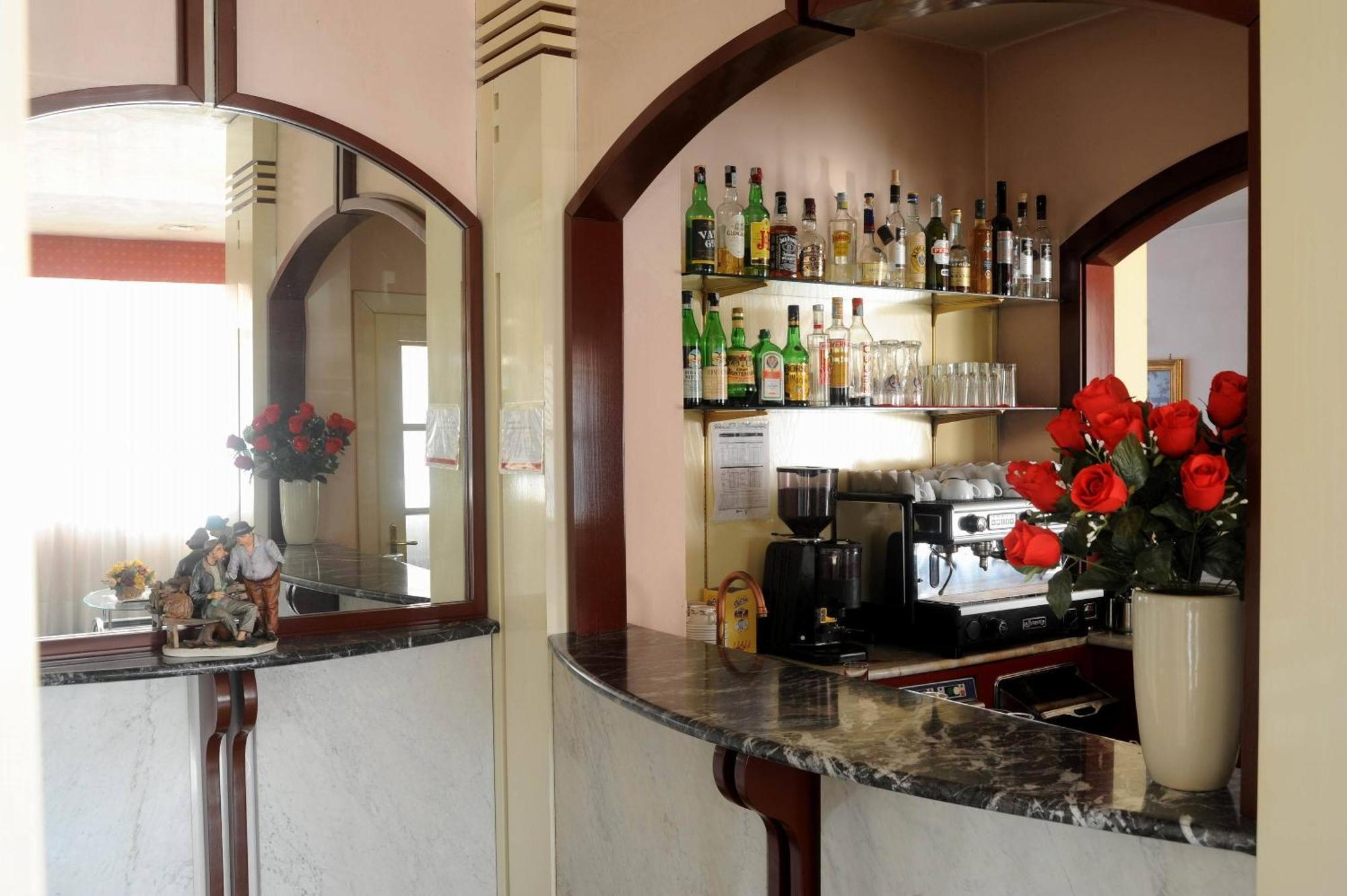 Albignasego Hotel Master מראה חיצוני תמונה