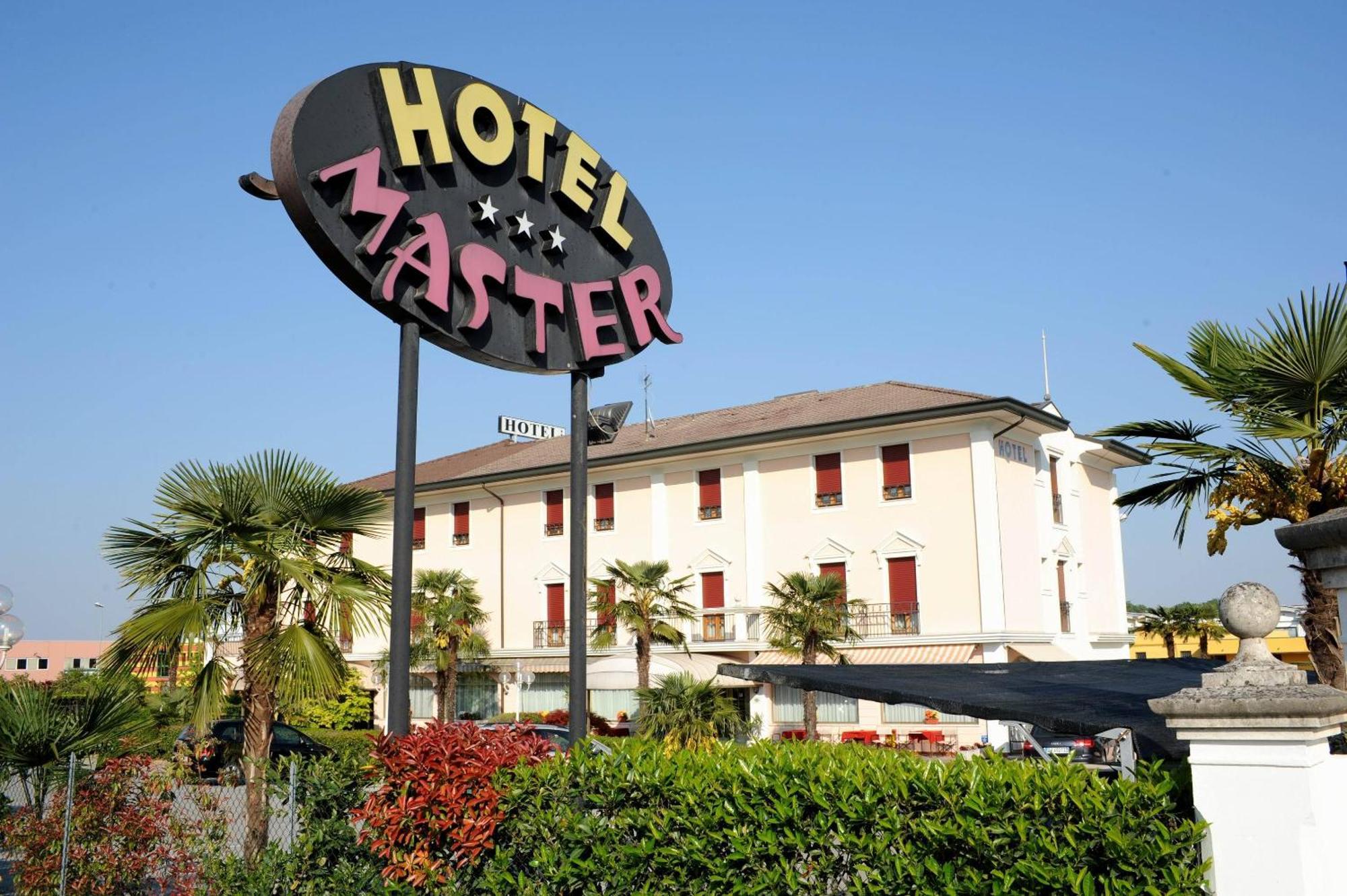 Albignasego Hotel Master מראה חיצוני תמונה