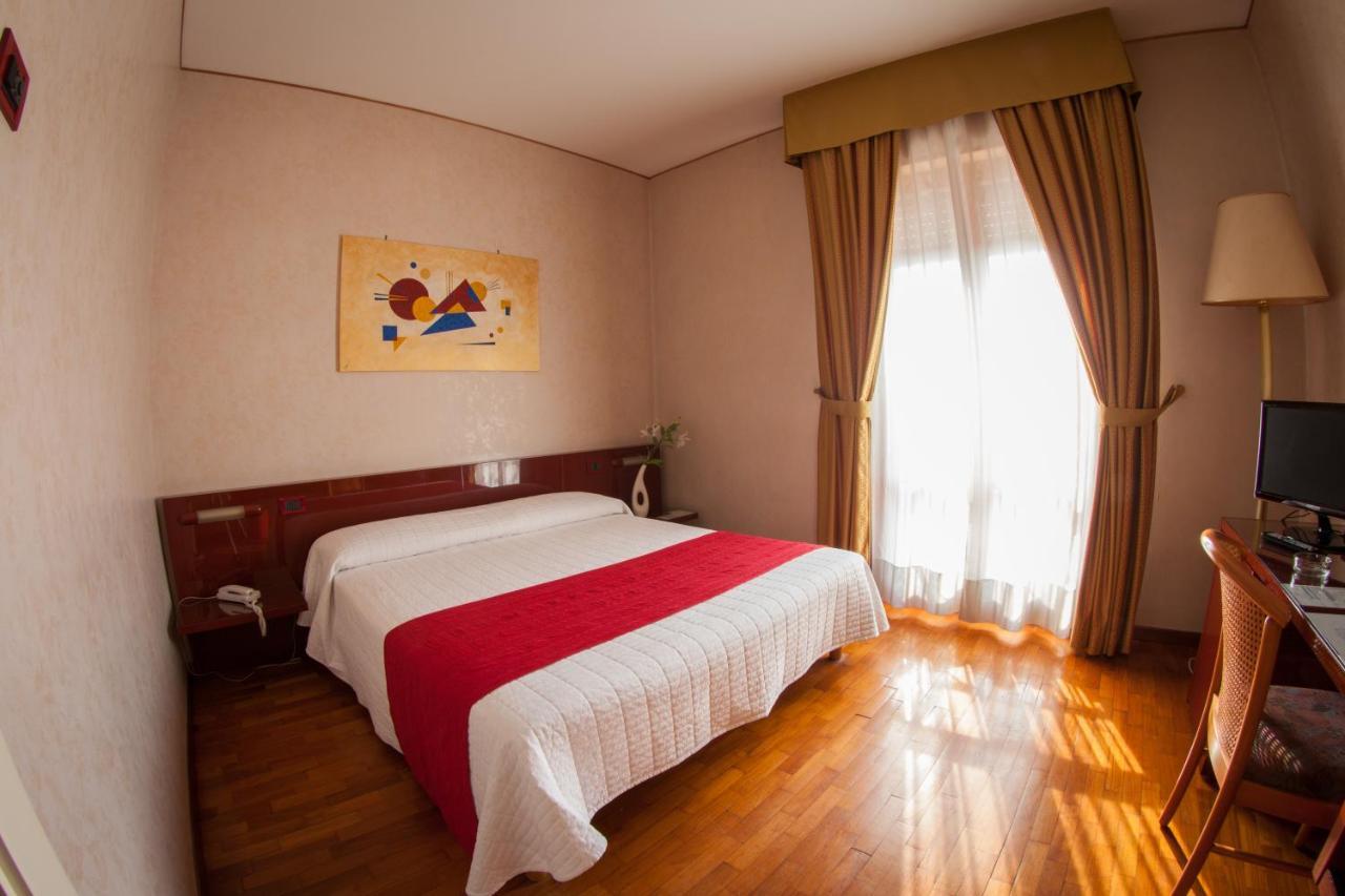 Albignasego Hotel Master מראה חיצוני תמונה
