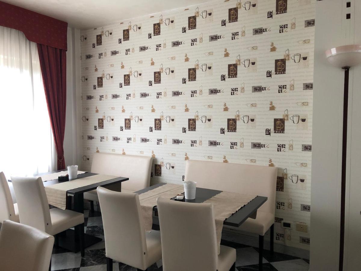 Albignasego Hotel Master מראה חיצוני תמונה